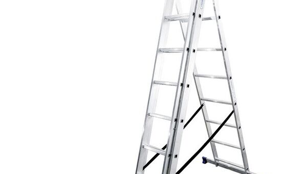 Алюминиевая трехсекционная лестница 3х8 ступеней TRIOMAX VIRASTAR